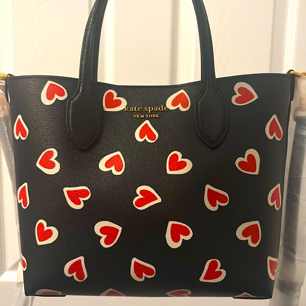 Kate Spade New York 
Bleecker medium stencil hearts-print tote bag